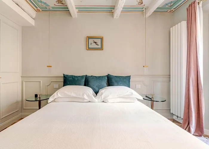 Deluxe Fine Art Historic Centre Apartman *