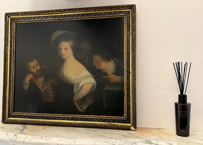 Deluxe Fine Art Historic Centre