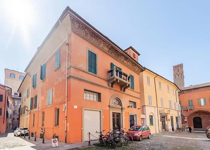 Deluxe Fine Art Historic Centre