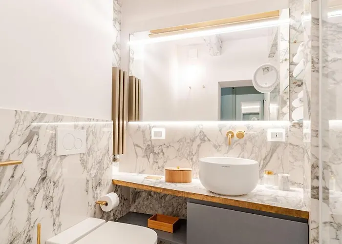 Deluxe Fine Art Historic Centre Apartment Bologna