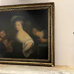 Deluxe Fine Art Historic Centre