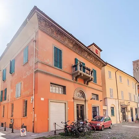 Deluxe Fine Art Historic Centre